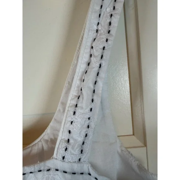 Tahari White Embroidered dress Square Neck knee length Size 14 - Picture 8 of 13